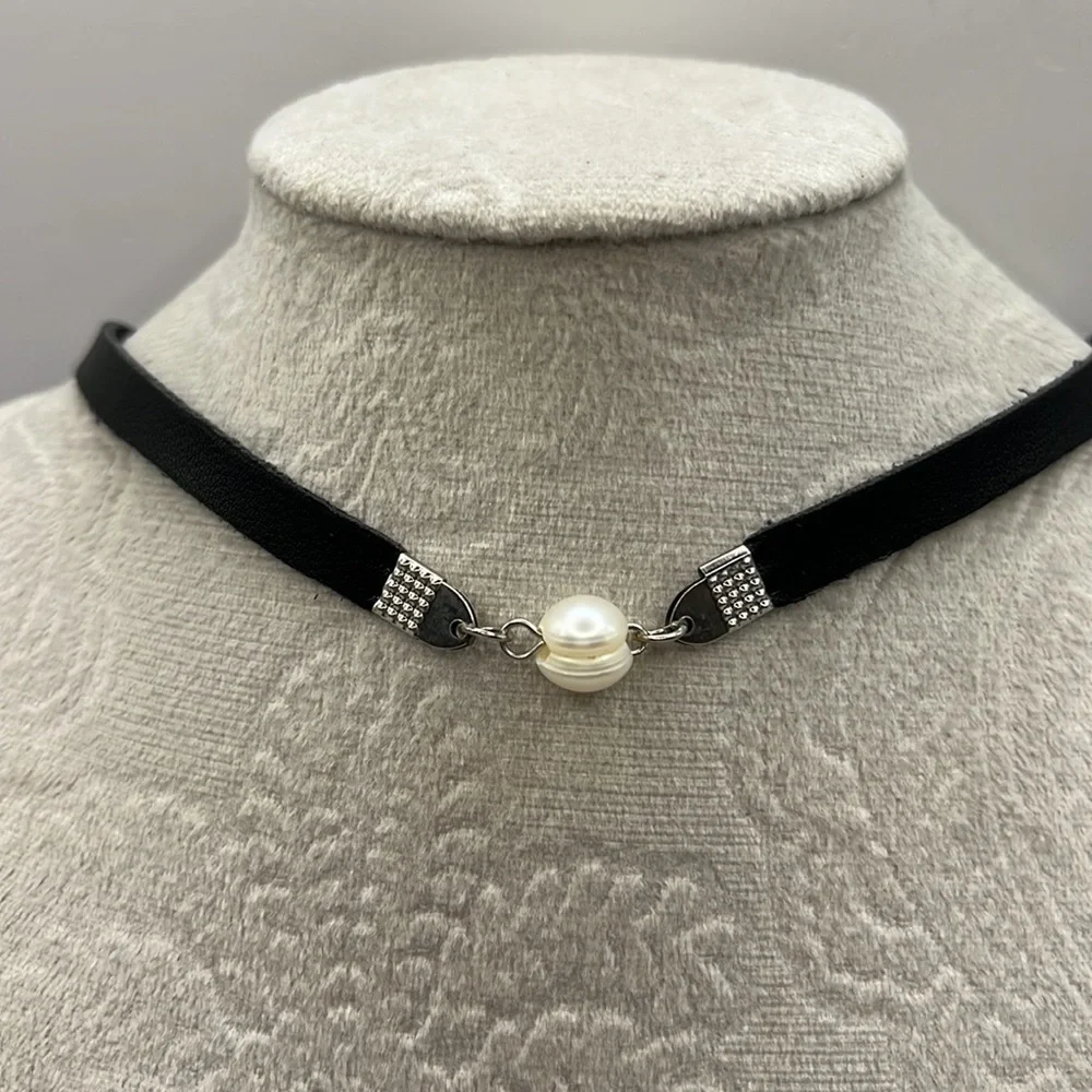 Faux Pearl floats on a Brown Leather Necklace. Choker 70’s vibe Silver Tone
